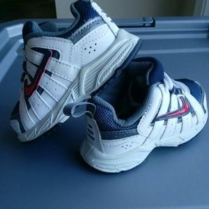 Nike Advantage Runner size #4.5C #NEW NWT Nike Advantage Runner size #4.5C #NEW NWT